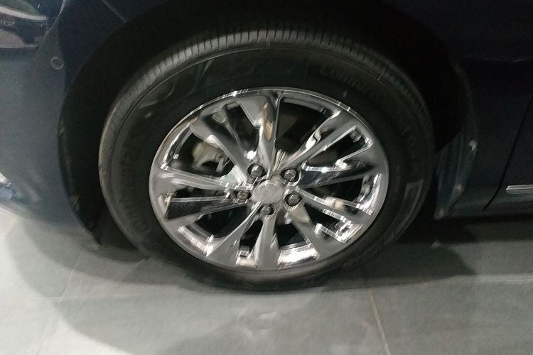 别克GL8 2020款 Avenir艾维亚 四座尊礼版车身外观6007