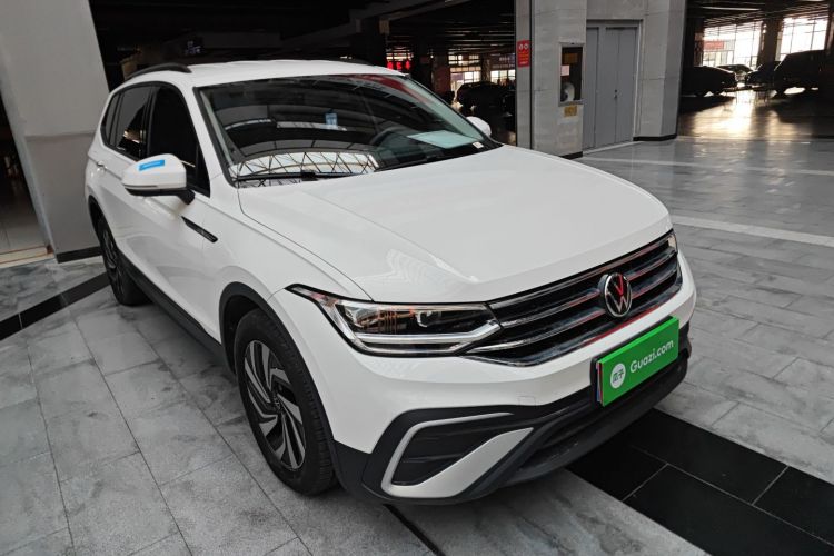 大众 途观L 2022款 330TSI 自动两驱舒享版车身外观3