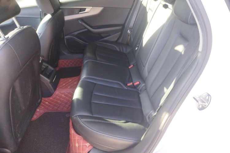 奥迪A4L 2018款 30周年年型 40 TFSI 进取型中控内饰7004