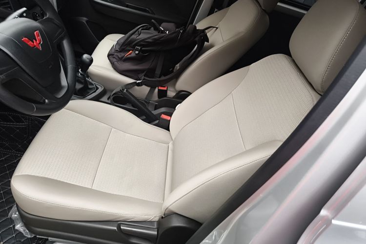 五菱汽车 五菱宏光V 2022款 1.5L劲取版电动助力LAR局部细节19