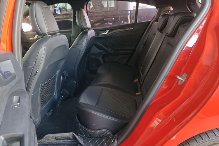 福特 福克斯 2020款 两厢 EcoBoost 180 自动ST Line中控内饰7004