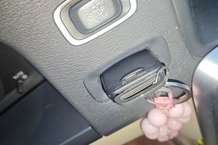 沃尔沃S60(进口) 2012款 1.6T DRIVe 舒适版中控内饰7001