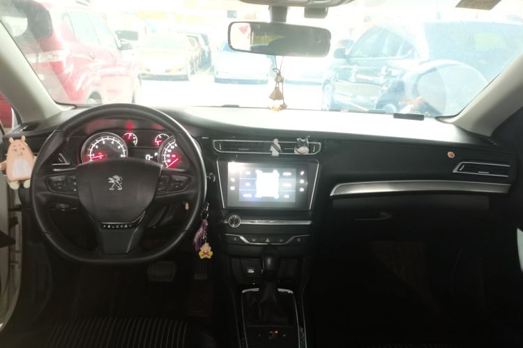 标致408 2018款 改款 350THP 自动豪华版中控内饰7002