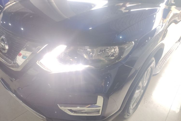 日产 奇骏 2019款 2.0L CVT智联舒适版 2WD局部细节36