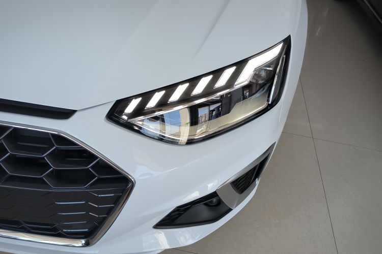 奥迪A4L 2023款 40 TFSI 时尚动感型车身外观36