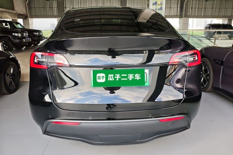 特斯拉 Model Y 2022款 后轮驱动版车身外观6