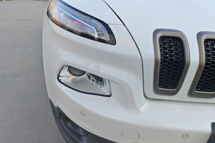 Jeep 自由光 2016款 2.4L 75周年致敬版车身外观8