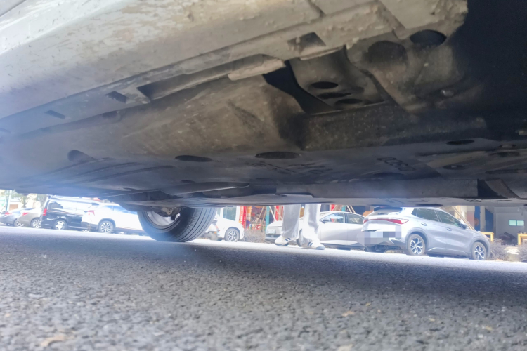 路虎 发现运动版 2020款 249PS R-Dynamic 性能版局部细节9001