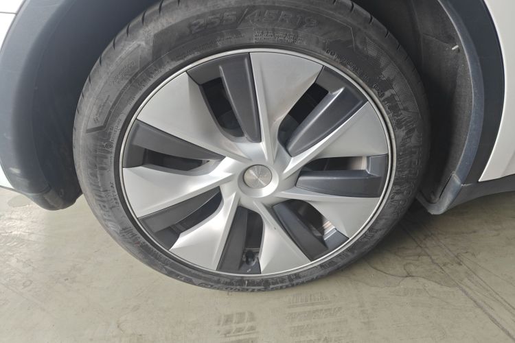 特斯拉 Model Y 2022款 长续航全轮驱动版车身外观6008