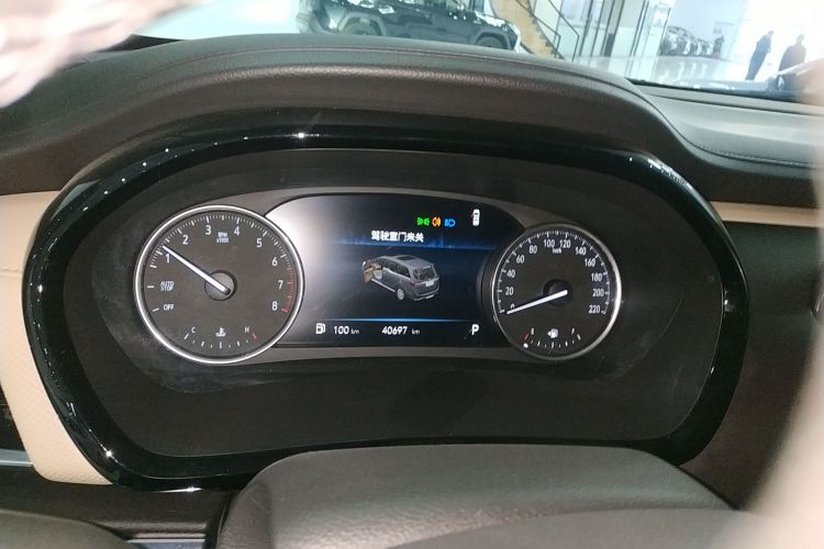 别克GL8 2023款 陆上公务舱 652T 豪华型中控内饰14