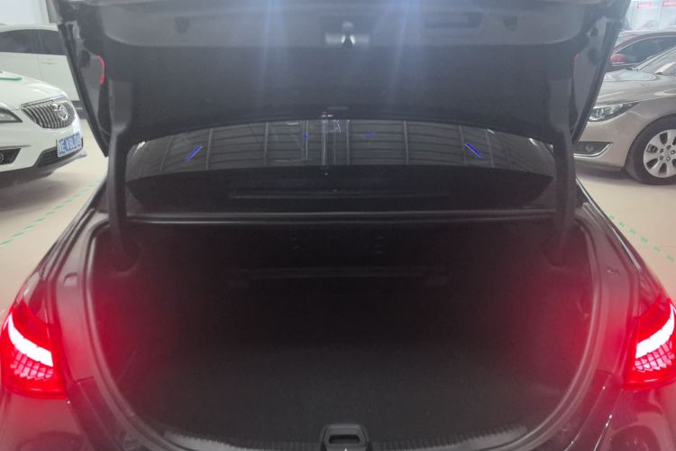 奔驰C级 2025款 改款 C 260 L 皓夜运动版局部细节23