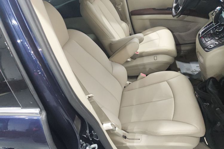 别克GL8 2017款 25S 舒适型 国V局部细节41