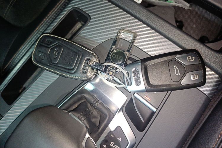 奥迪Q5L 2018款 45 TFSI 尊享时尚型 国V中控内饰7001