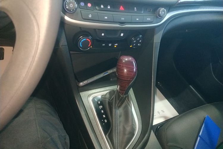 别克 英朗 2021款 1.3T 自动轻混动精英型中控内饰18