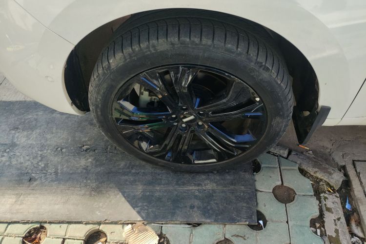 魏牌 VV5 2017款 2.0T 旗舰型车身外观6007