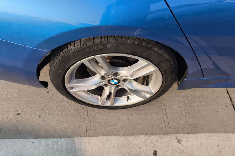 宝马3系 2019款 320i M运动套装车身外观6008