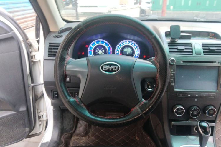 比亚迪L3 2015款 节能版 1.5L 自动舒适型中控内饰13