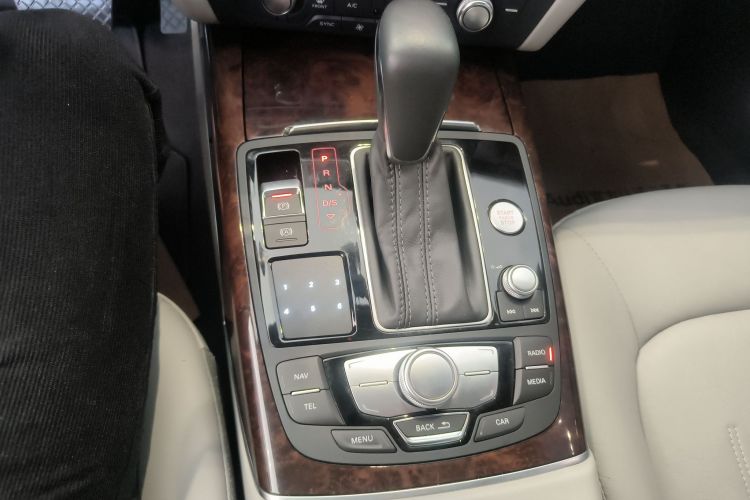 奥迪A6L 2016款 30 FSI 舒适型局部细节18