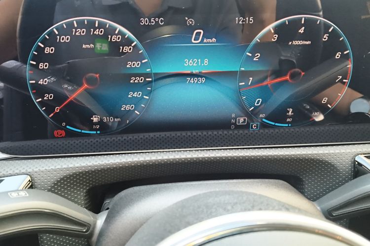 奔驰A级 2020款 A 200 L中控内饰15