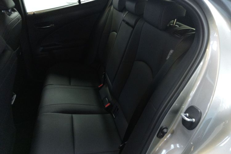 雷克萨斯UX 2022款 260h 探·趣版中控内饰7004