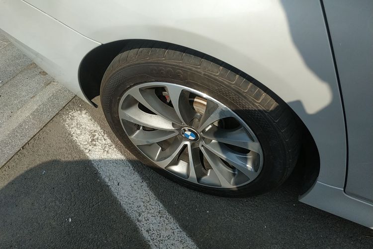 宝马5系 2017款 525Li 领先型车身外观56