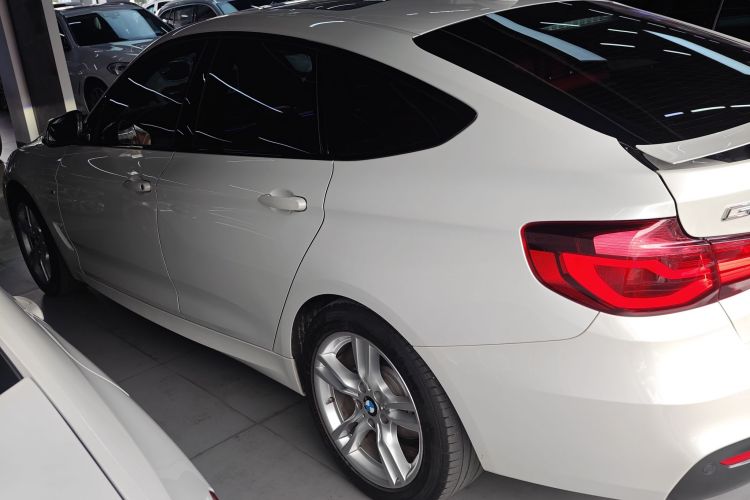 宝马3系GT 2019款 320i M运动套装车身外观6003