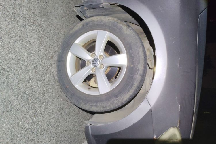 大众 朗逸 2013款 改款经典 1.6L 自动风尚版车身外观6007