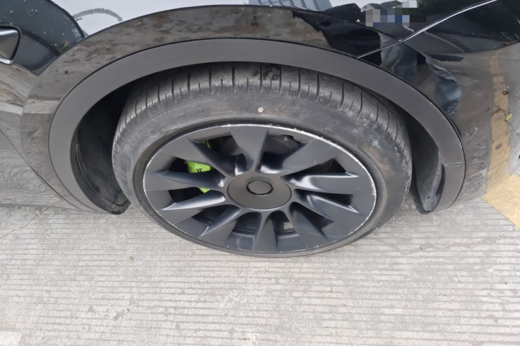 特斯拉 Model Y 2022款 后轮驱动版车身外观10