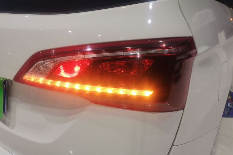 宝骏730 2019款 1.5T CVT时尚型 7座 国VI车身外观9