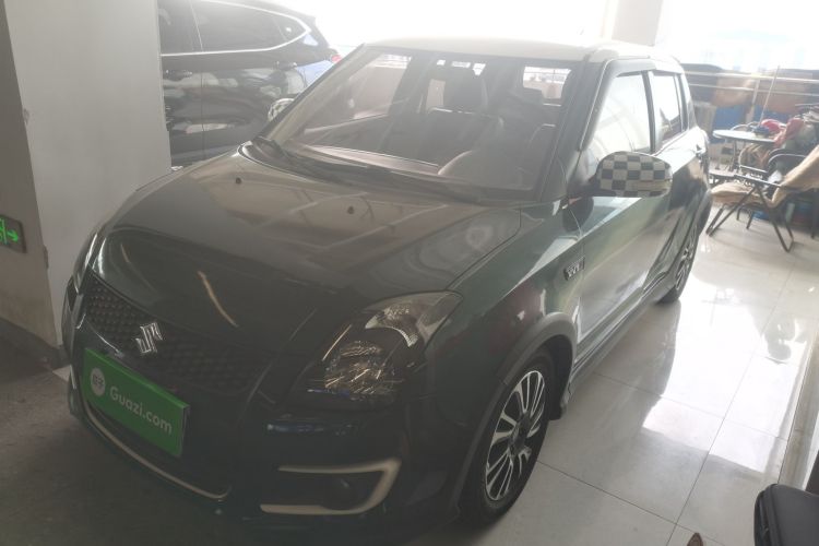 铃木 雨燕 2016款 1.5L 自动时尚型酷玩版车身外观1