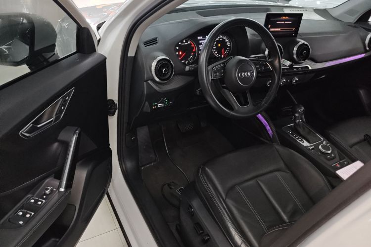 奥迪Q2L 2022款 35 TFSI 进取致雅型中控内饰7003