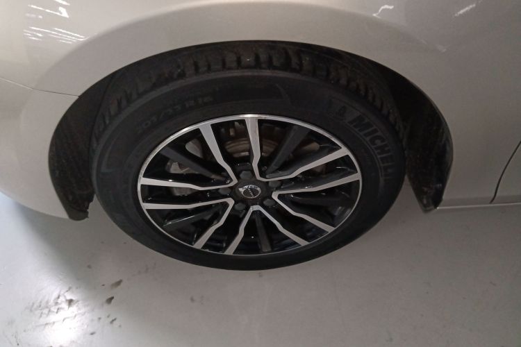 沃尔沃V40 2018款 T3 智逸版车身外观35