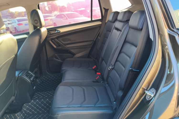 大众 途观L 2019款 改款 330TSI 自动两驱智动豪华版 国VI中控内饰7004