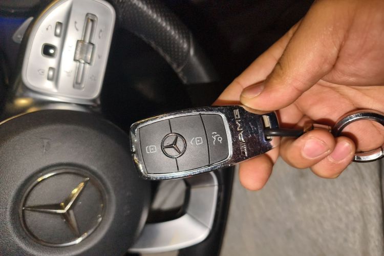 奔驰C级 2019款 改款 C 260 L 运动版中控内饰11