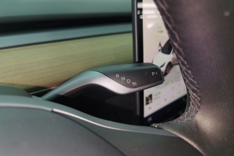 特斯拉 Model Y 2022款 改款 后轮驱动版中控内饰18