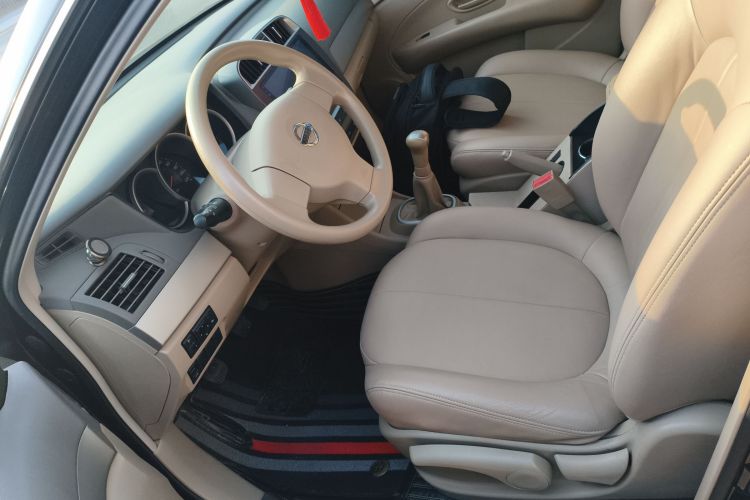 日产 轩逸 2018款 经典 1.6XE 手动舒适版中控内饰19