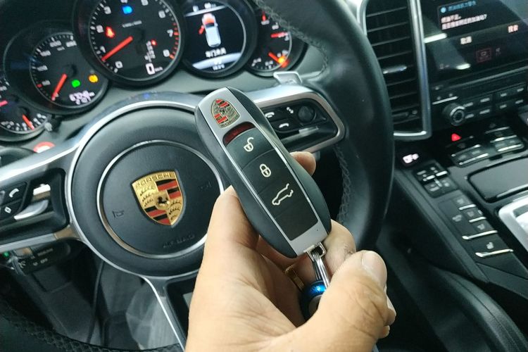 保时捷 2016款 Cayenne 3.0T中控内饰11