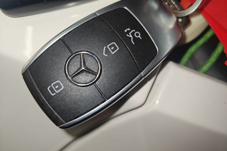 奔驰GLC 2020款 改款 GLC 300 L 4MATIC 豪华型中控内饰7001