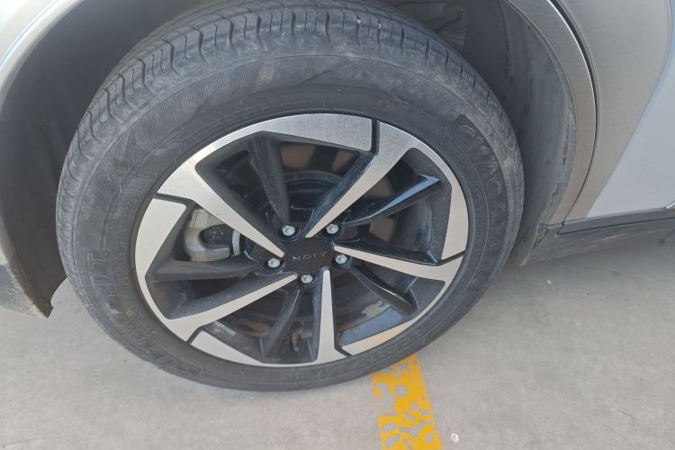 埃安 AION Y 2023款 Younger 星耀版车身外观6008