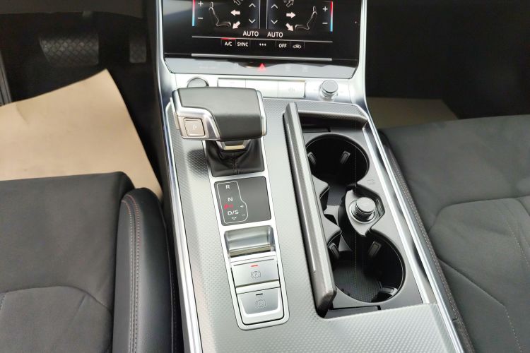 奥迪A6L 2024款 45 TFSI 臻选动感型中控内饰18