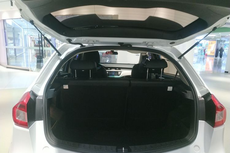 吉利汽车 远景X3 2017款 1.5L 自动尊贵型机舱底盘23