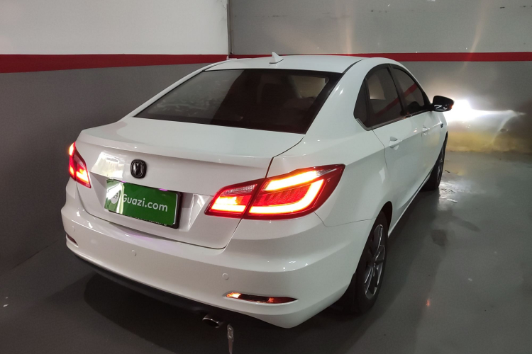 长安 逸动 2016款 1.6L GDI 自动劲尚型车身外观6006