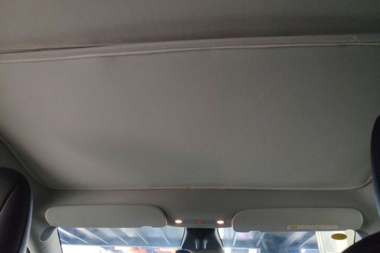 特斯拉 Model Y 2021款 标准续航后驱版中控内饰22