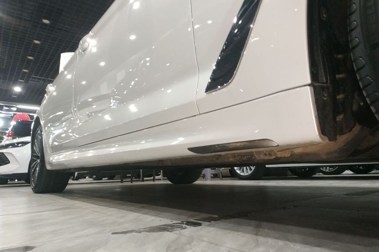 宝马5系 2023款 530Li 领先型 M运动套装局部细节9001