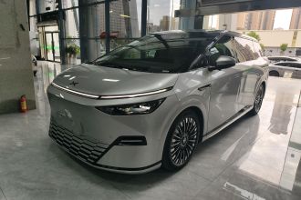 小鹏X9 2025款 702四驱高性能 Max