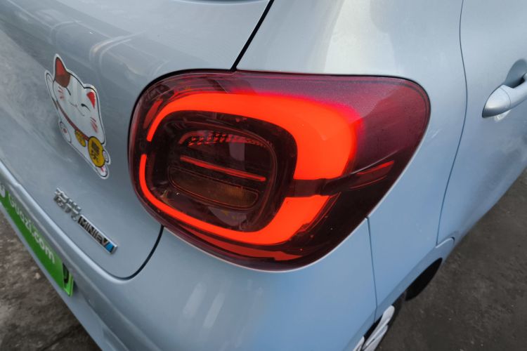 五菱汽车 宏光MINIEV 2025款 四门版 进阶款车身外观9