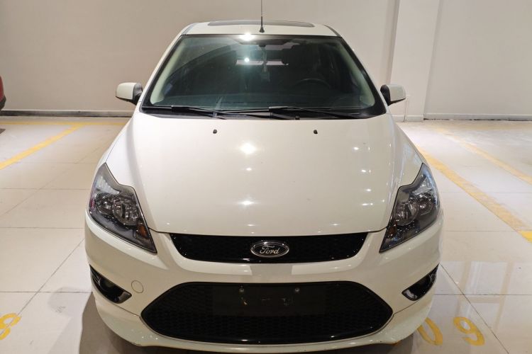 福特 福克斯 2013款 两厢经典 1.8L 自动时尚型车身外观6001