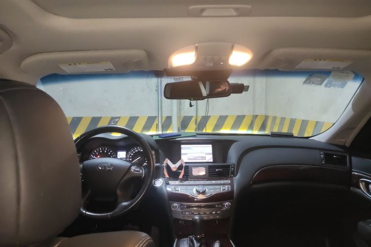 英菲尼迪Q70 2013款 Q70L 2.5L 舒适版中控内饰22