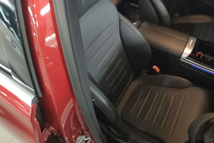 奔驰C级 2022款 改款 C 260 L 运动版局部细节41