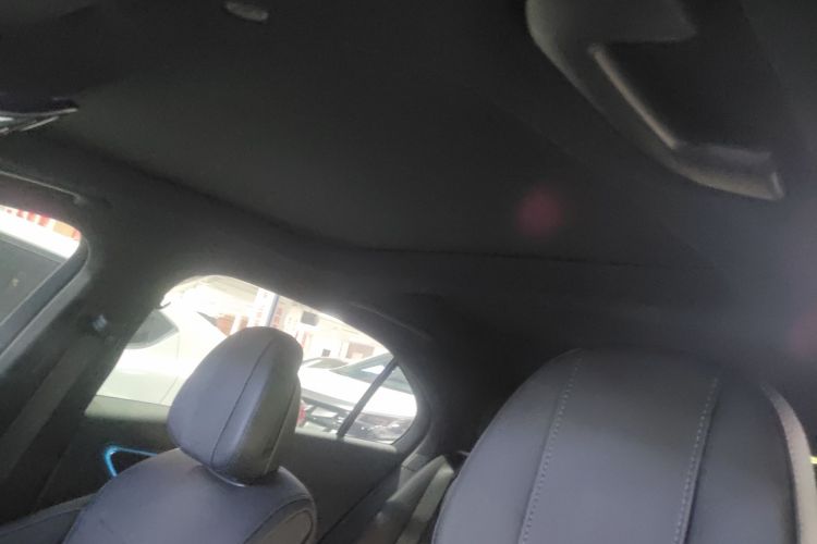 奔驰C级 2024款 C 260 L 皓夜运动版局部细节22